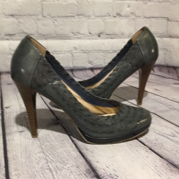 Andrew Geller Blue knot leather heels Sz 9M - Picture 3 of 7